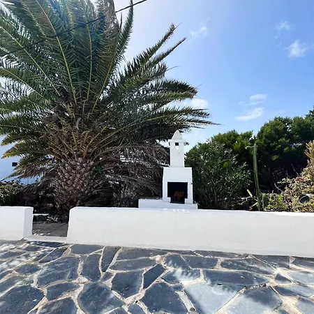 Holiday home Campo Y Lava Tias