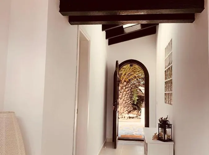 Campo Y Lava * Tías