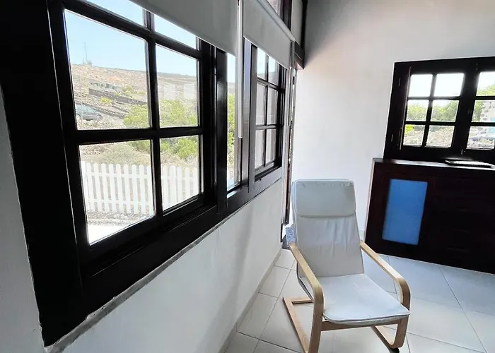 Campo Y Lava Tatil Evi Tías